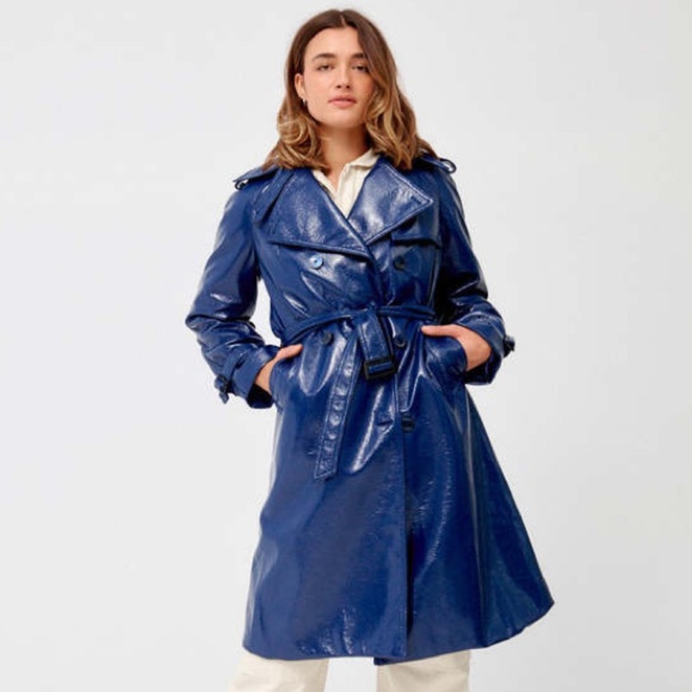 LOOKING for this coat!!!